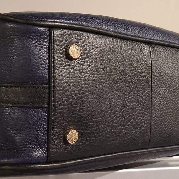 Nwt Danier Duffle Boston pebble leather bag navy black gold hardware and tag - Picture 3 of 7